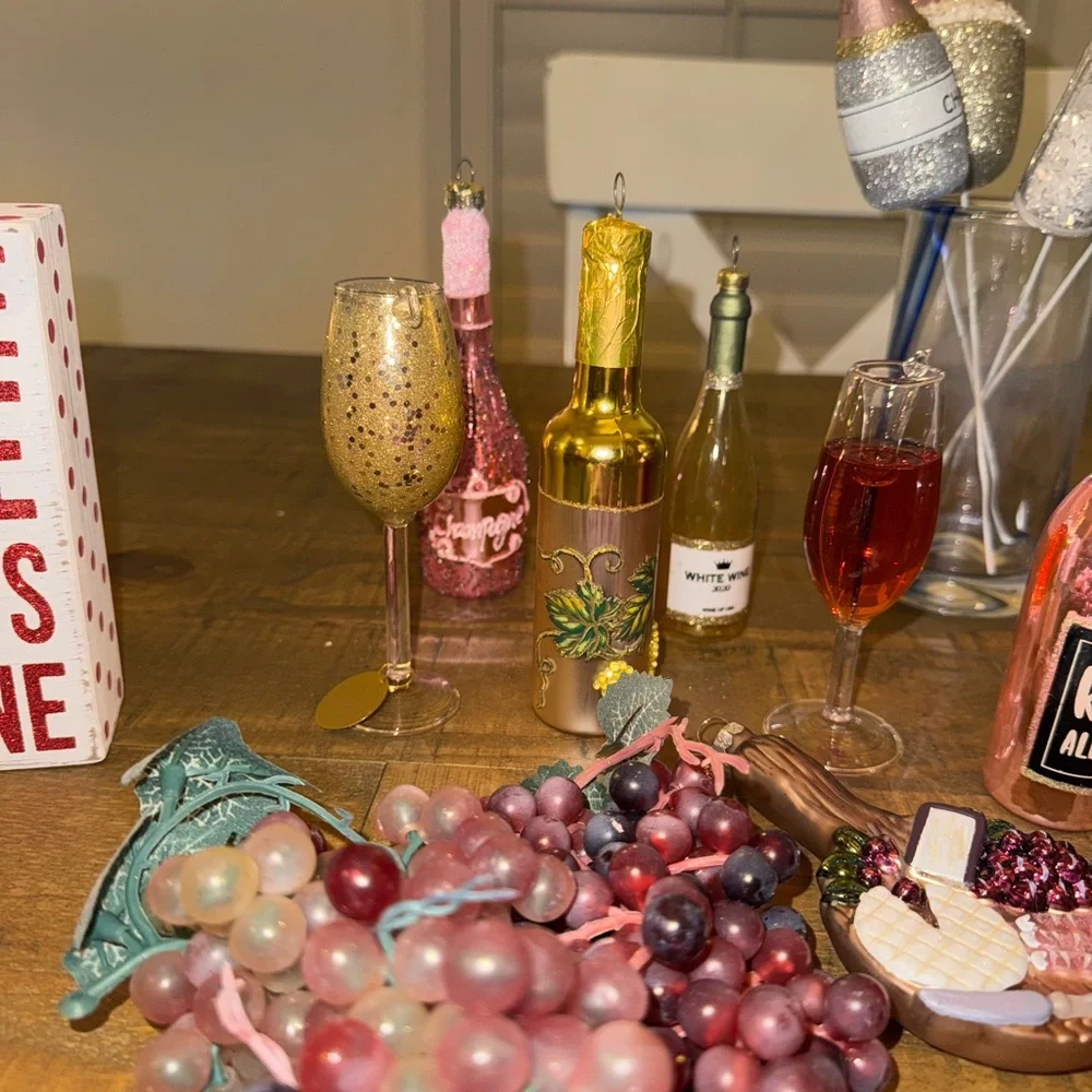 Festive Wine themed tree decorations over 100 pieces! Such a fun addition!